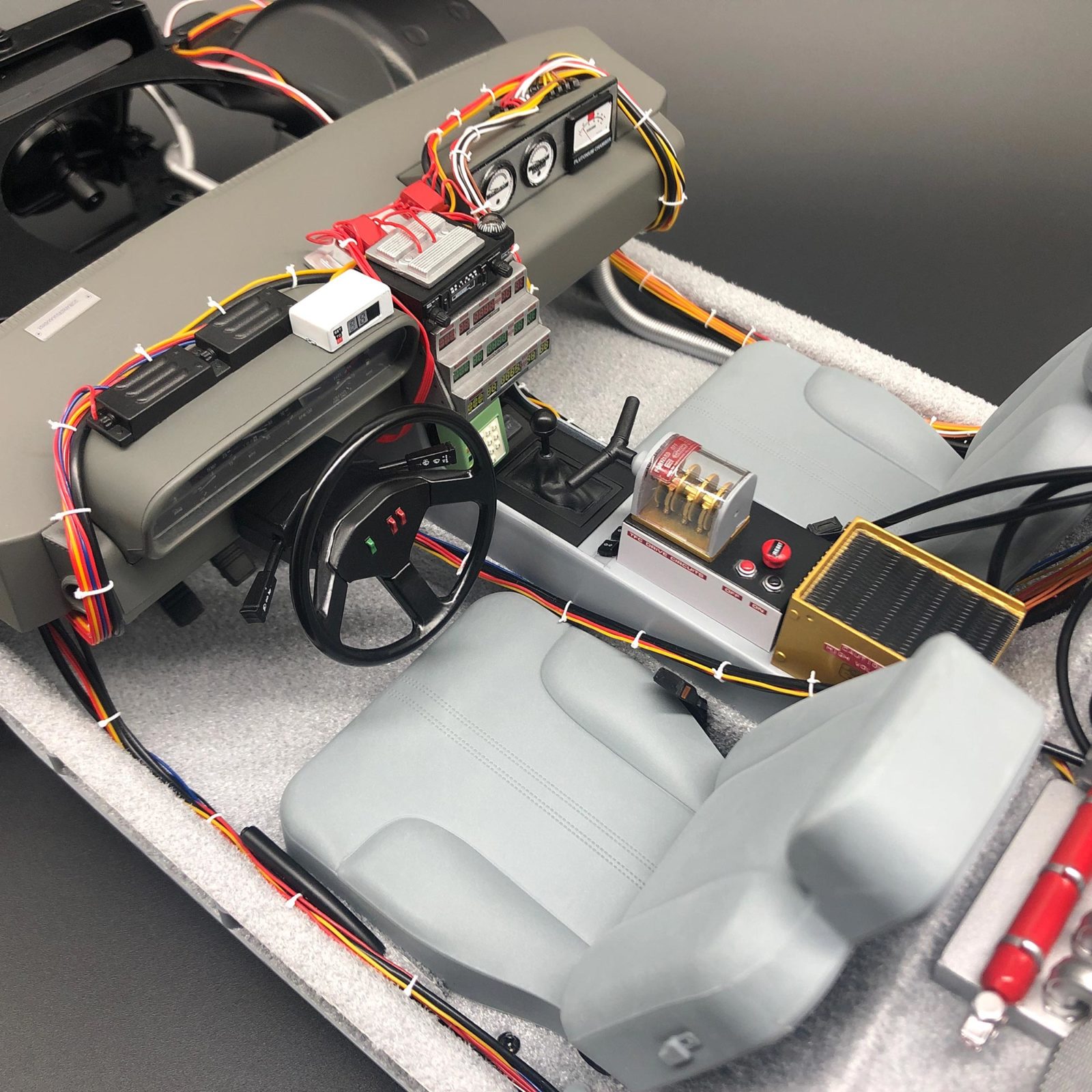 DeLorean model interior with Carpet Set mod installed