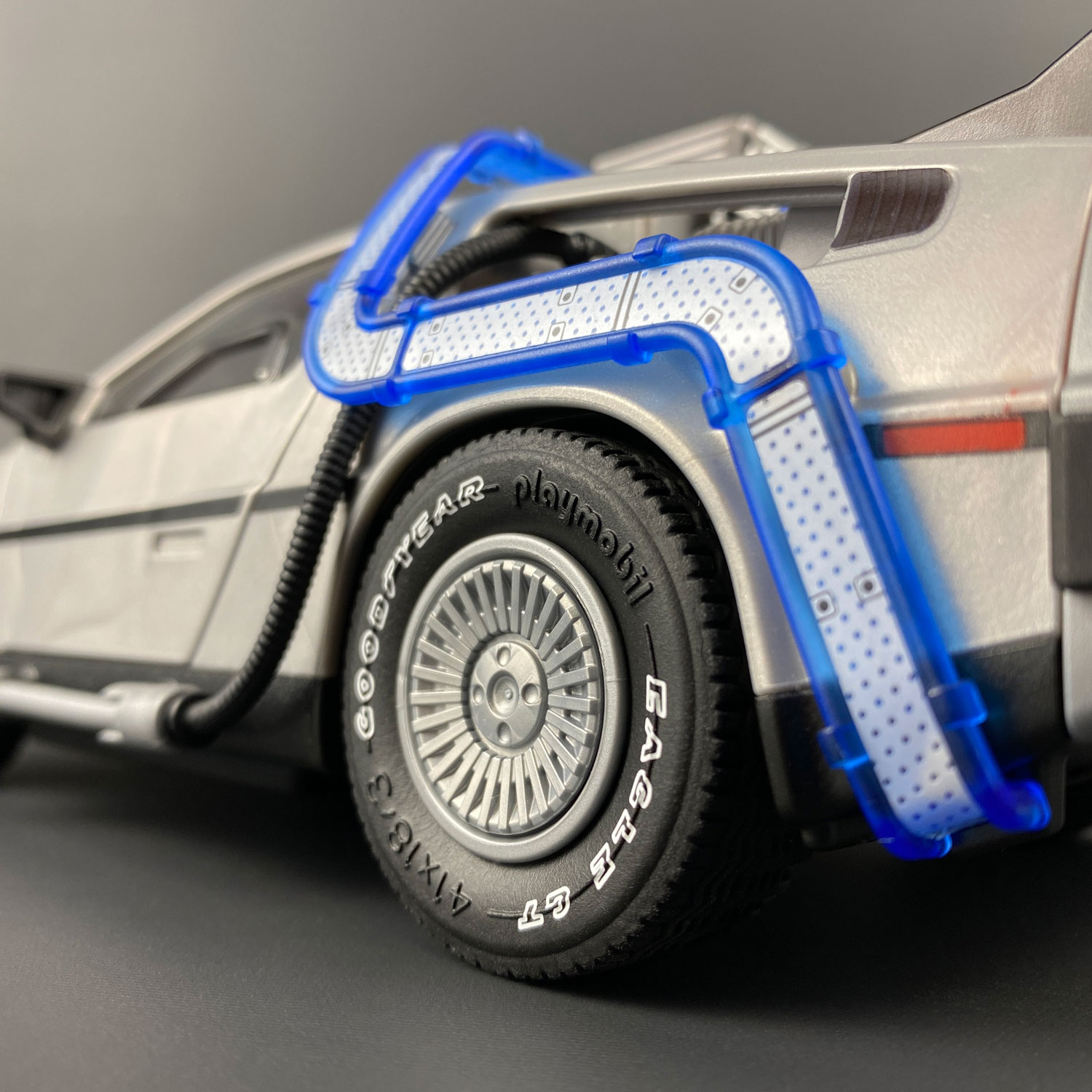 Playmobil DeLorean wheel with Tyre Transfer added