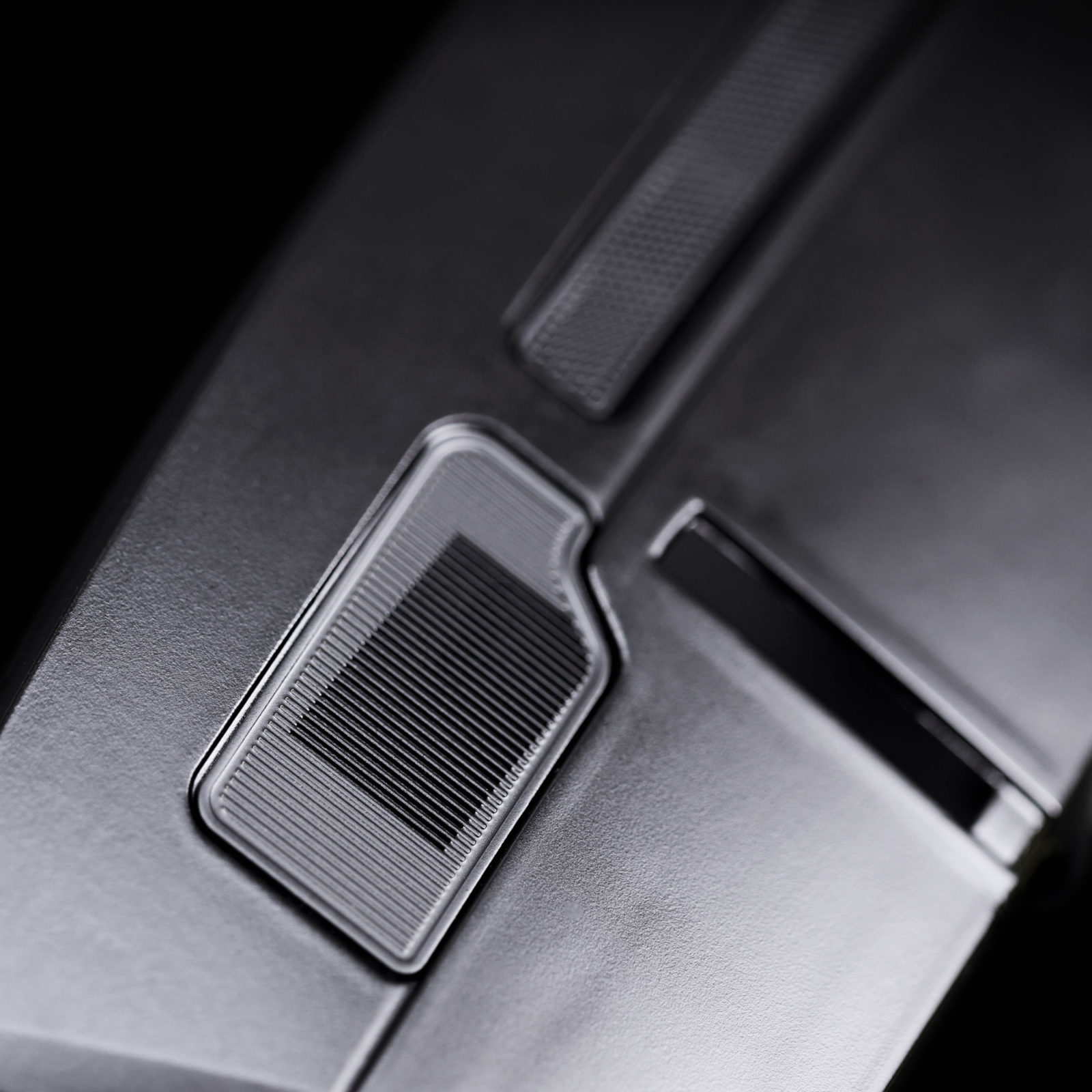 Dashboard metal speaker grille mod on KITT model